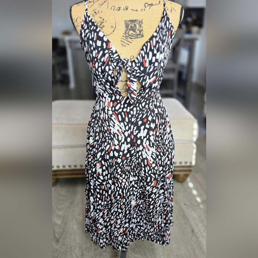 Stylish Black and White Patterned Dress